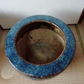 火鉢金魚を飼ったり花を植えても ぴよ 東中山の家具の中古あげます 譲ります ジモティーで不用品の処分