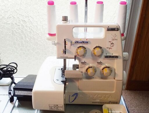 ロックミシン　４本糸