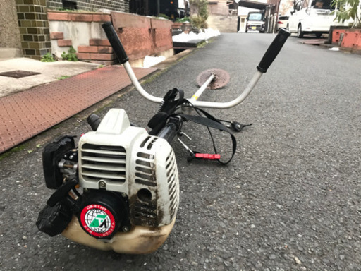 【舞鶴市にて引き渡し】タナカ刈払機 CB-21HT 草刈機 動作品