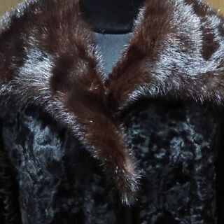 ☆USED☆　ブラック・毛皮ヴィンテージロングコート　