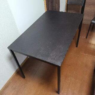 テーブル　椅子×2の画像