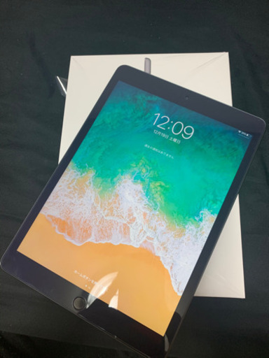 iPad 第8世代　新品同様　10／12購入