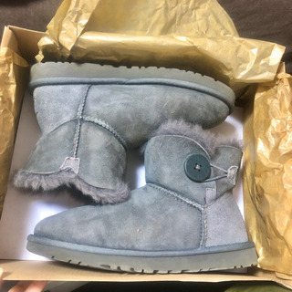 【極美品】アグ 23cm ミニベイリーボタン　UGG ムートンブ...