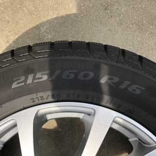 美品 2018年製バリ溝　スタッドレスホイールセット　215/60 R16 ピレリ　残溝8～9部　ヴェゼル　HONDA VEZEL 　16インチ　ナット付属