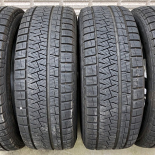 美品 2018年製バリ溝　スタッドレスホイールセット　215/60 R16 ピレリ　残溝8～9部　ヴェゼル　HONDA VEZEL 　16インチ　ナット付属