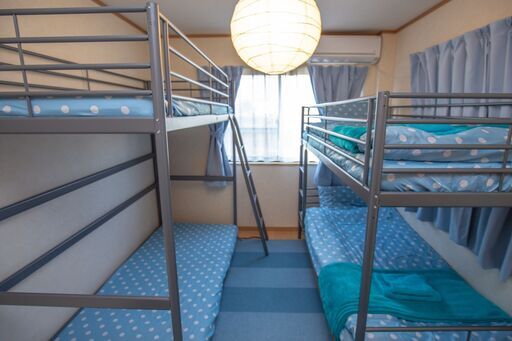 二段ベッドとロフトベッドのセット、4人就寝可能 (FH) 中津のベッド 