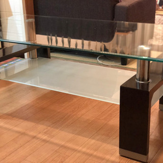 【値引きしました】ガラスのテーブル　ガラス　机