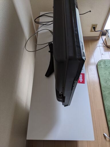 【交渉中】32型液晶テレビと白のローボード