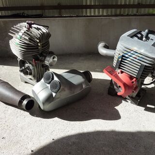 エンジン(KT100)2基、＋工具・部品多数