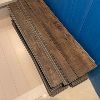  【お引き取り確定しました】フロアタイル フローリング材　 110枚セット（約7～8帖分）＋2枚おまけ　置くだけ　はめ込み　接着剤不要 木目調 