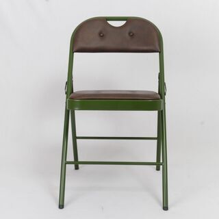 フォトスタジオ移転に伴いスタジオで使用していたパイプ椅子（緑）を...