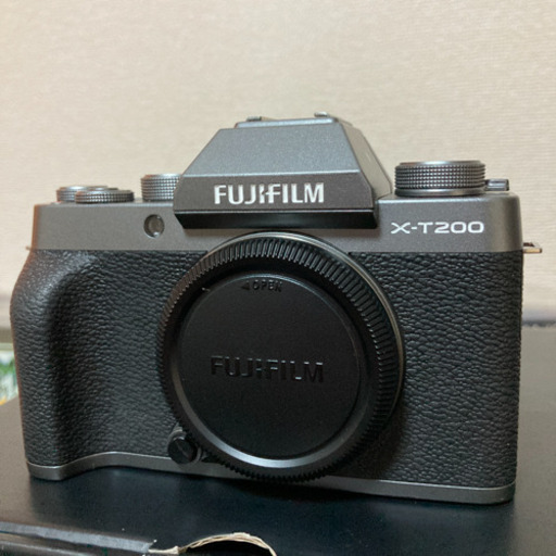 Fujifilm x-t200 レンズキット　ダークシルバー