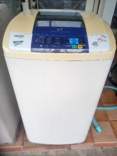 ハイアール洗濯機5 kg 2013年製別館倉庫浦添市安波茶2-8-6においてます