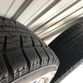 スタッドレス ブリザックVRX 225/55/18 バリ山