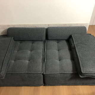 四角いソファー