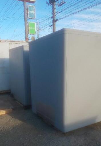 鍵付き】【3枚扉】【3t車でも配送可】コンテナ 物置 長さ約320cm×幅