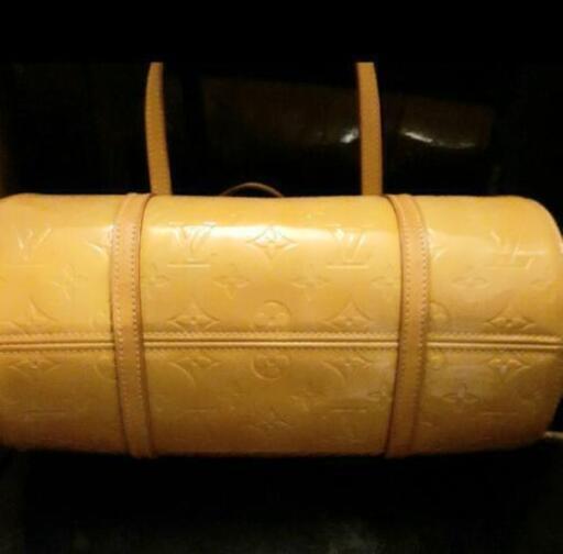 ルイヴィトン パピヨン ヴェルニ ベッドフォード シャンパンゴールド