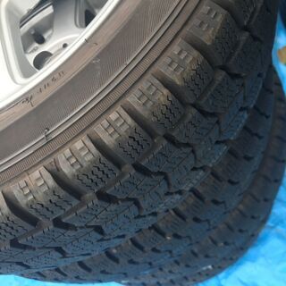 激安バリ山13インチアルミホイル・スタッドレスタイヤセット、取り付け無料 155/65/13　オートバックスのタイヤです