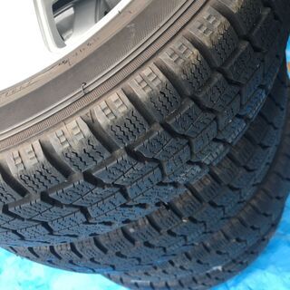 激安バリ山13インチアルミホイル・スタッドレスタイヤセット、取り付け無料 155/65/13　オートバックスのタイヤです