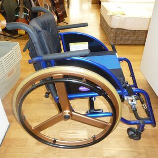 スポーツ車椅子☆カドクラ☆青☆座面サイズ幅355㎜×奥行き360㎜×座面までの高さ480㎜☆春日井近隣配達、設置可能