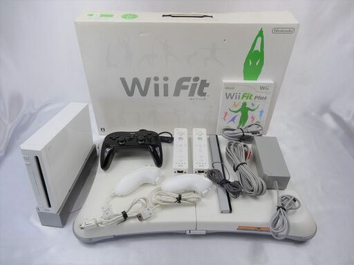 美品【動作確認済】コントローラー２個＋ゲーム用コントローラー★バランスボード箱付き★ゲームソフト多数★Wii本体★パーティに★