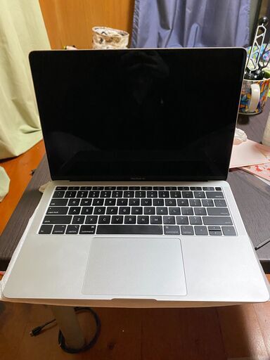 Apple MacBook Air 13インチ 256GB スペースグレイ MRE92J/A (Late 2018), Silver (Piera)  宜野湾のMacの中古あげます・譲ります｜ジモティーで不用品の処分