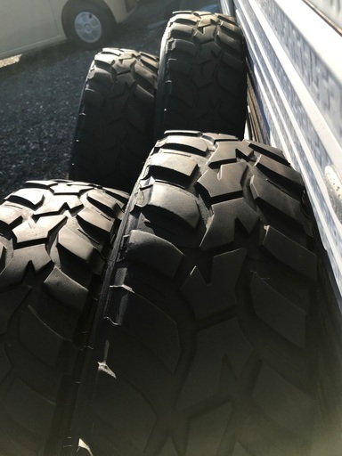 グラントレックMT2 235/85R16+ブラッドレー V 16x6.5J 6H 139.7 +25Φ110　ランクル、　プラド