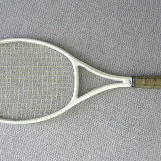テニスラケット　YONEX  RQ-180 WIDE BODY 硬式用