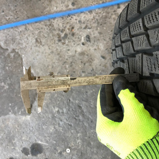 ランクル スタッドレスタイヤホイール4本セット 265/65R17