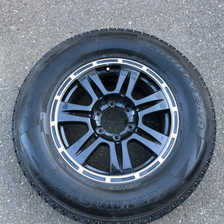 ランクル スタッドレスタイヤホイール4本セット 265/65R17