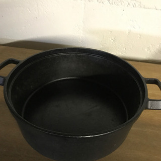 厚みのある鉄鍋