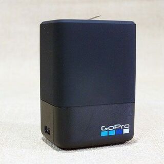 【苫小牧バナナ】GoPro/ゴープロ HERO6 Black ウェアラブルカメラ バッテリーチャージャー AADBD-001 バッテリー2個付き 現状 動作品〇♪ 苫小牧バナナ】GoPro/ゴープロ HERO6 Black ウェアラブルカメラ