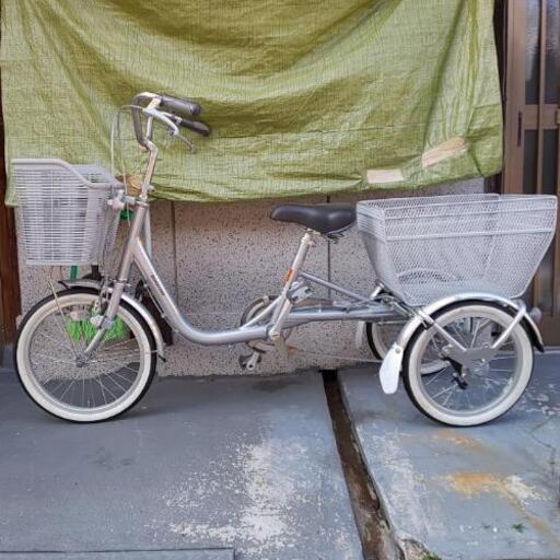 ＊荷物を運びやすい三輪車＊(お値下げしました！)