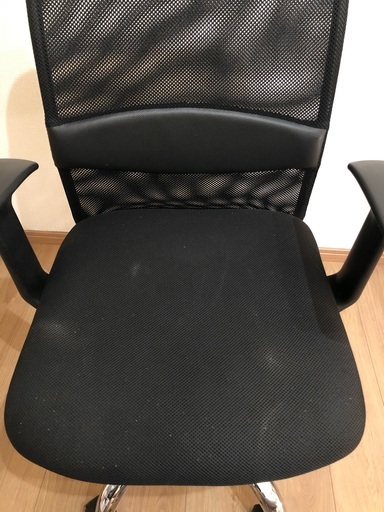 クリーニングして高品質な中古オフィスチェアを販売しています 中古オフィス家具のリスタ神田店
