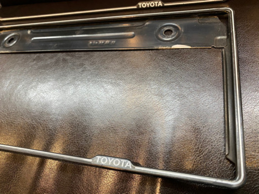 ○レトロ・希少○ トヨタ純正ナンバーフレームブラック (とく) 清輝橋 