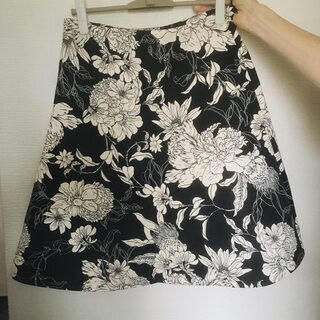 H & M スカート