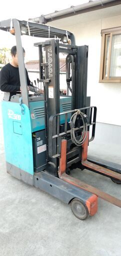 トヨタ 1.5t フォークリフト バッテりーフォークリフト