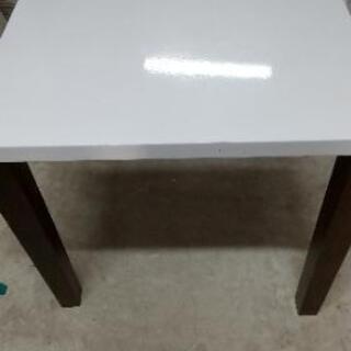 【中古品】ニトリ 白色リビングテーブル