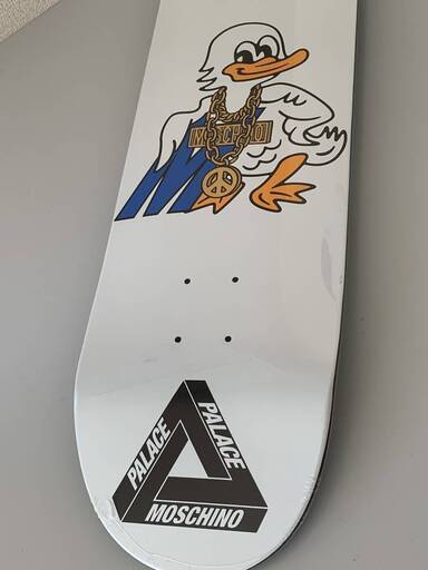 Palace Skateboards x MOSCHINO DUCK 8.5