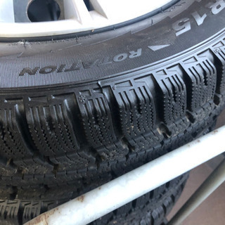 ヴィッツ　純正ホイールキャップ付きスタッドレスタイヤ