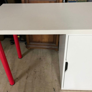 【ネット決済】テーブル　家具　収納付き　オシャレ　ホワイト　レッド