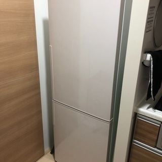 271L・2015年製の冷蔵庫です