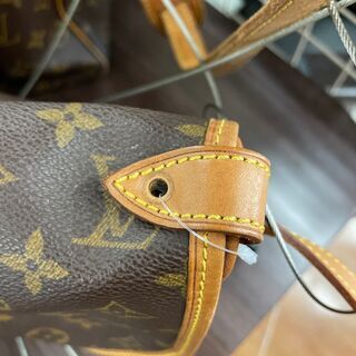 LOUIS VUITTON  ルイヴィトン　ソミュール　M42256　モノグラム　※右上部リベット欠品