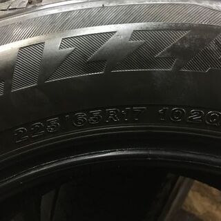 BS BLIZZAK DM-V2 225/65R17 17インチ スタッドレス 4本 2015年製 CX-5 レガシィアウトバック エクストレイル等　(TH271) クレジットカード QR決済可能