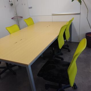 会議室の椅子