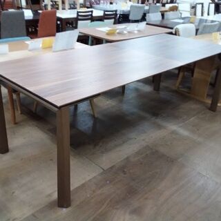 【店舗同時販売中】　ドミタリア　ユニバース　伸長式ダイニングテーブル　イタリア製　【店頭ご来店購入限定】