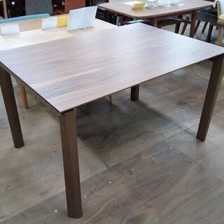 【店舗同時販売中】　ドミタリア　ユニバース　伸長式ダイニングテーブル　イタリア製　【店頭ご来店購入限定】