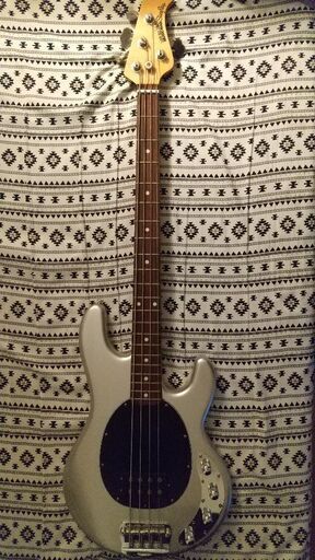 MUSICMAN StingRay 4st ベース シルバー