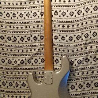 MUSICMAN StingRay 4st ベース シルバー