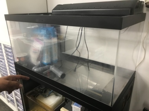 アクリル板のオーバーフロー水槽